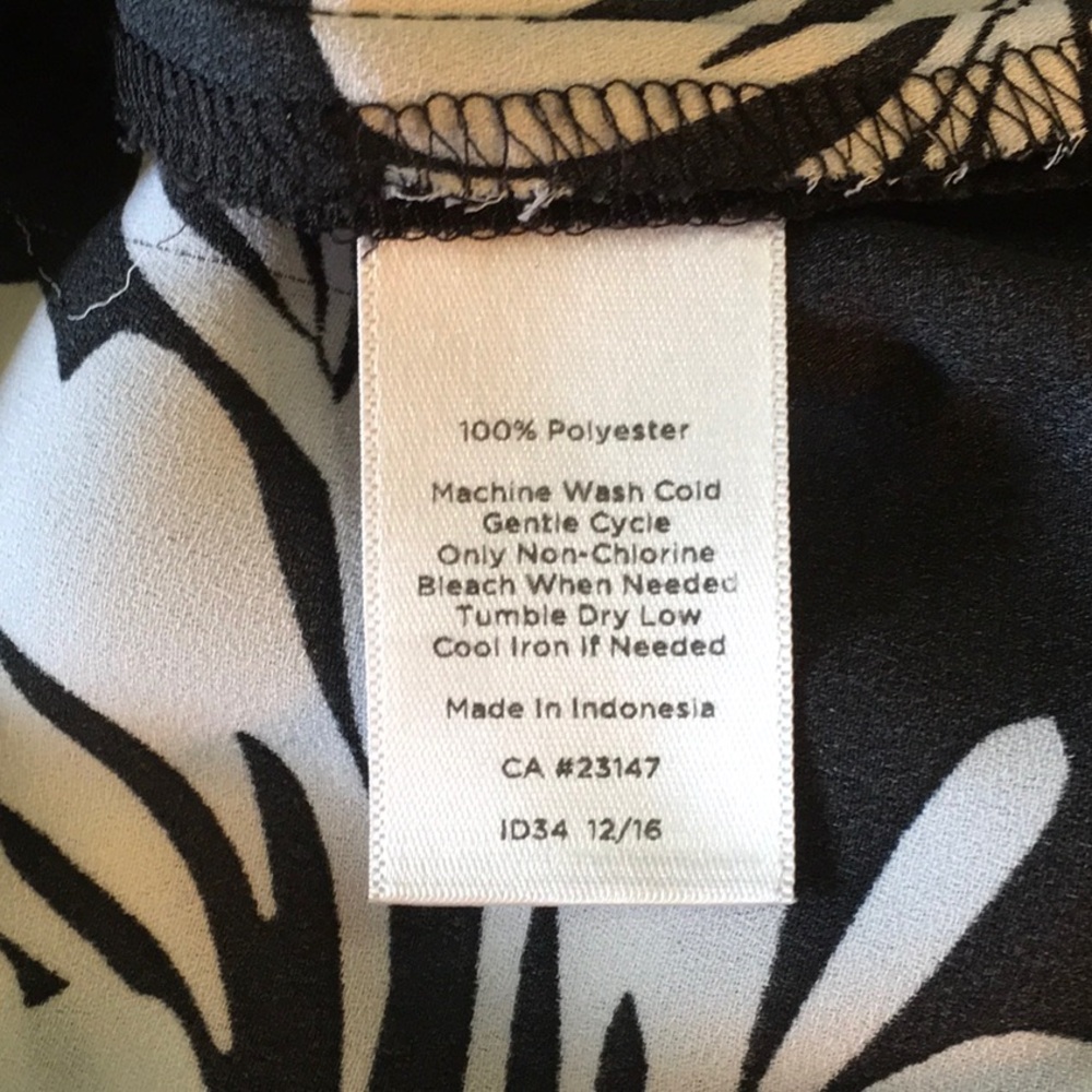 Talbots Flutter Cap V Neck Blouse - Picture 4 of 4